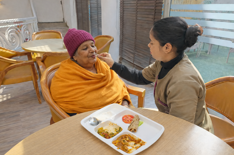 Balancing Work, Kids & Elderly Care: Why Assisted Living Becomes Important